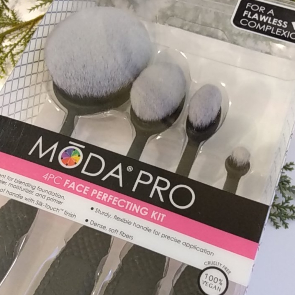 Moda Pro 4pc Make-Up Applicators
